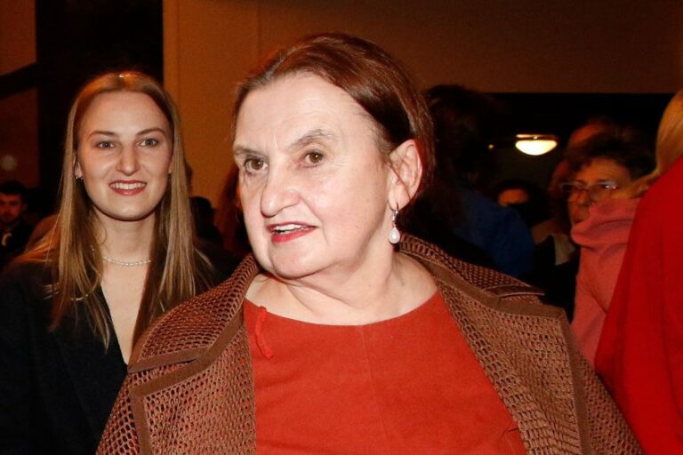 eva holubova